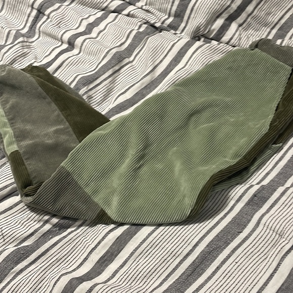 Gilded intent, corduroy, mismatch green, baggy, barley worn. - Picture 6 of 8